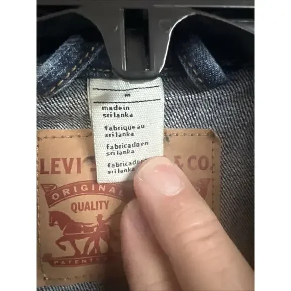 Levi's oversized mid wash long sleeve denim jacket size M - Picture 4 of 6